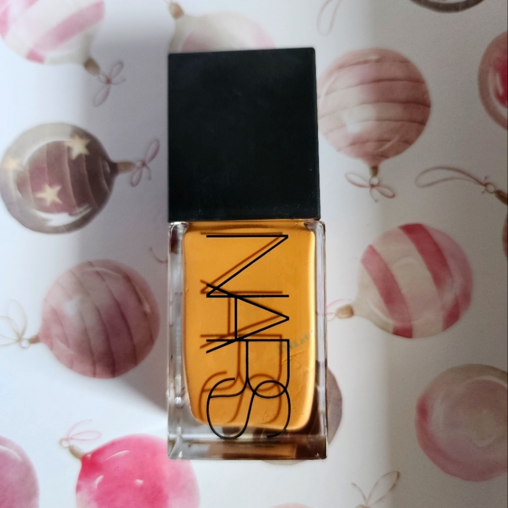 NARS LIGHT REFLECTING FOUNDATION - Picture 1 of 2